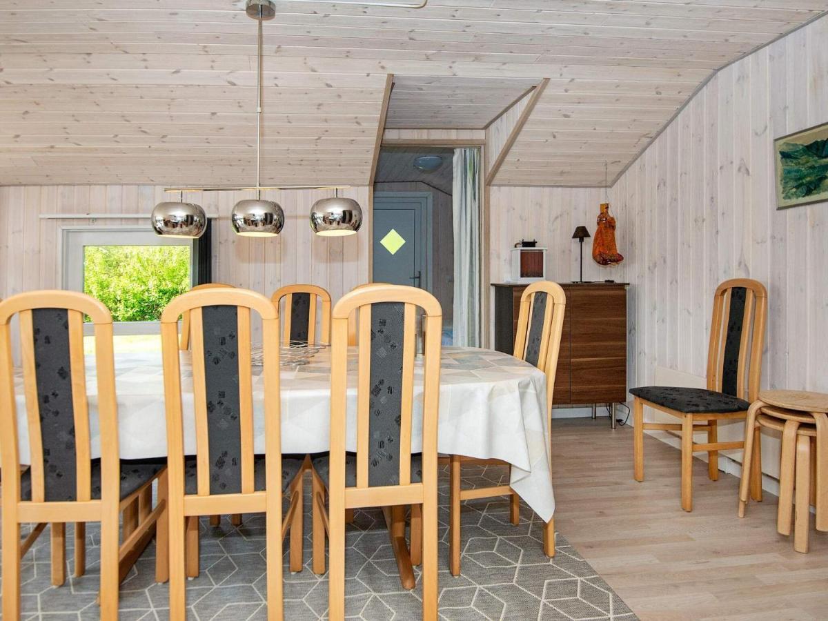 8 Person Holiday Home In Hejls Экстерьер фото