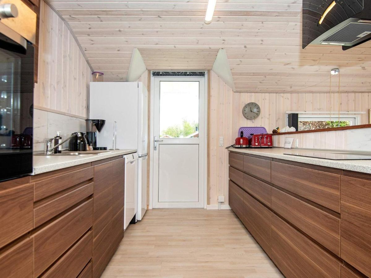 8 Person Holiday Home In Hejls Экстерьер фото