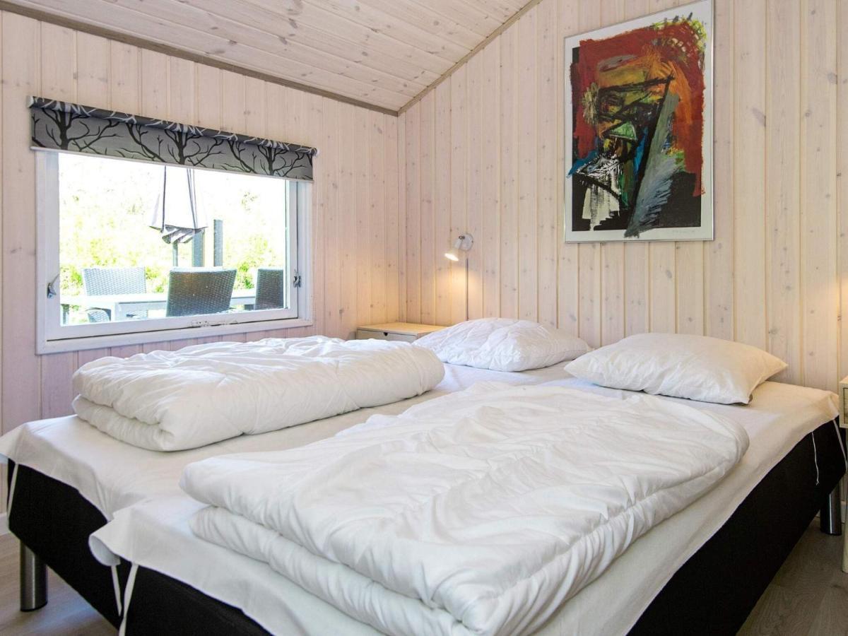 8 Person Holiday Home In Hejls Экстерьер фото